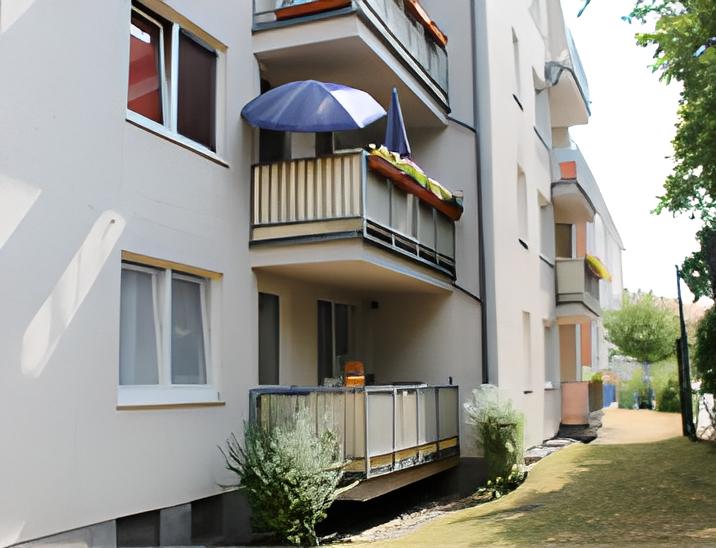 Balkone eines Mehrfamilienhauses