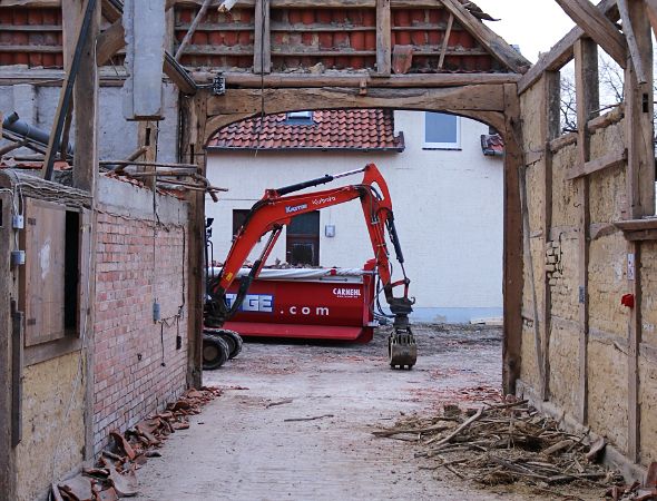 Abbrucharbeiten mit den richtigen Maschinen